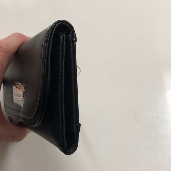 Guess - Black Wallet - Picture 12 of 13